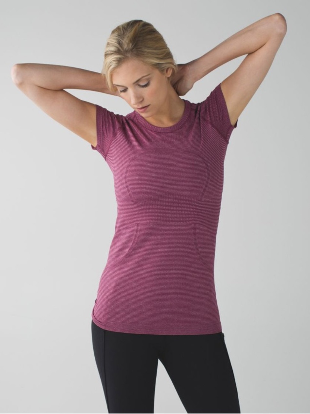Lululemon Swiftly Tech Short Sleeve Crew in Heathered Plum Purple size 6